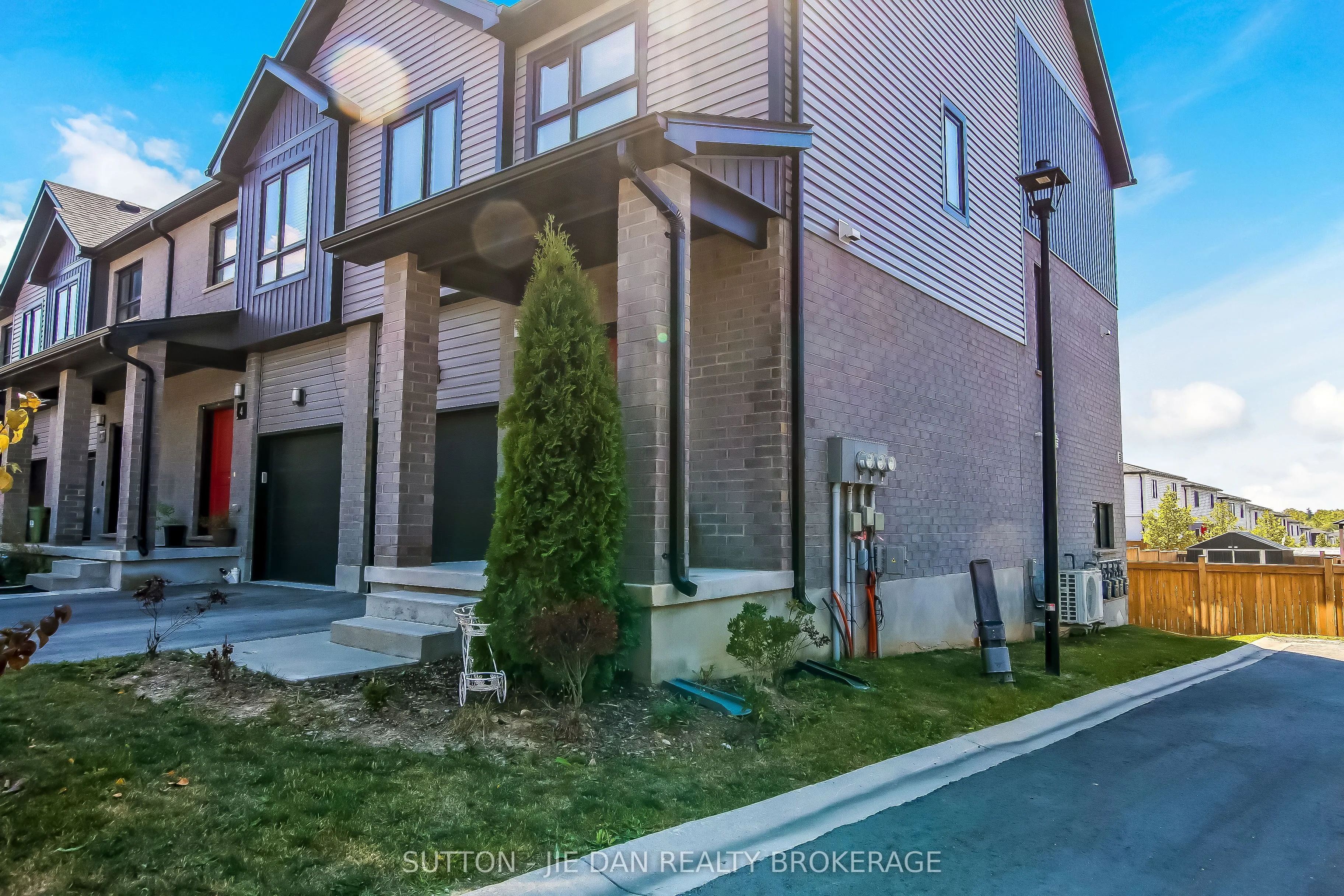 819 KLEINBURG Drive, #2