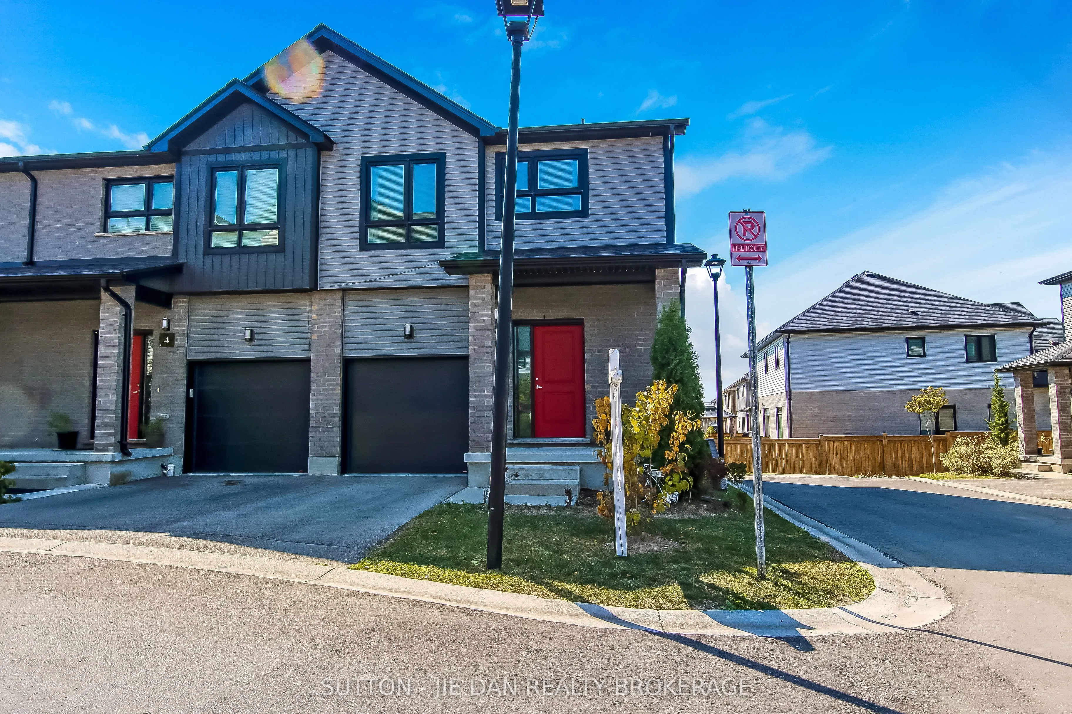 819 KLEINBURG Drive, #2