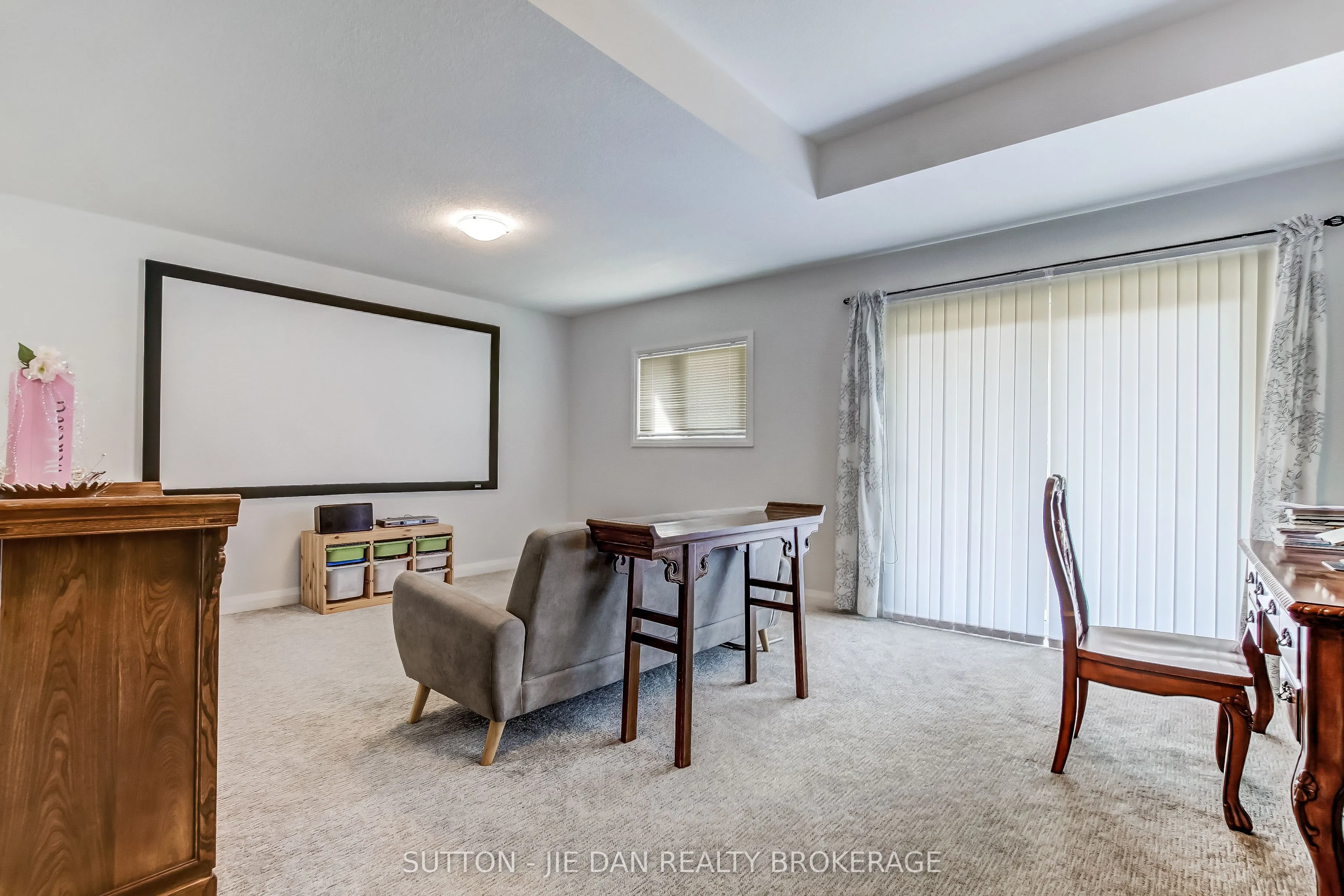 819 KLEINBURG Drive, #2