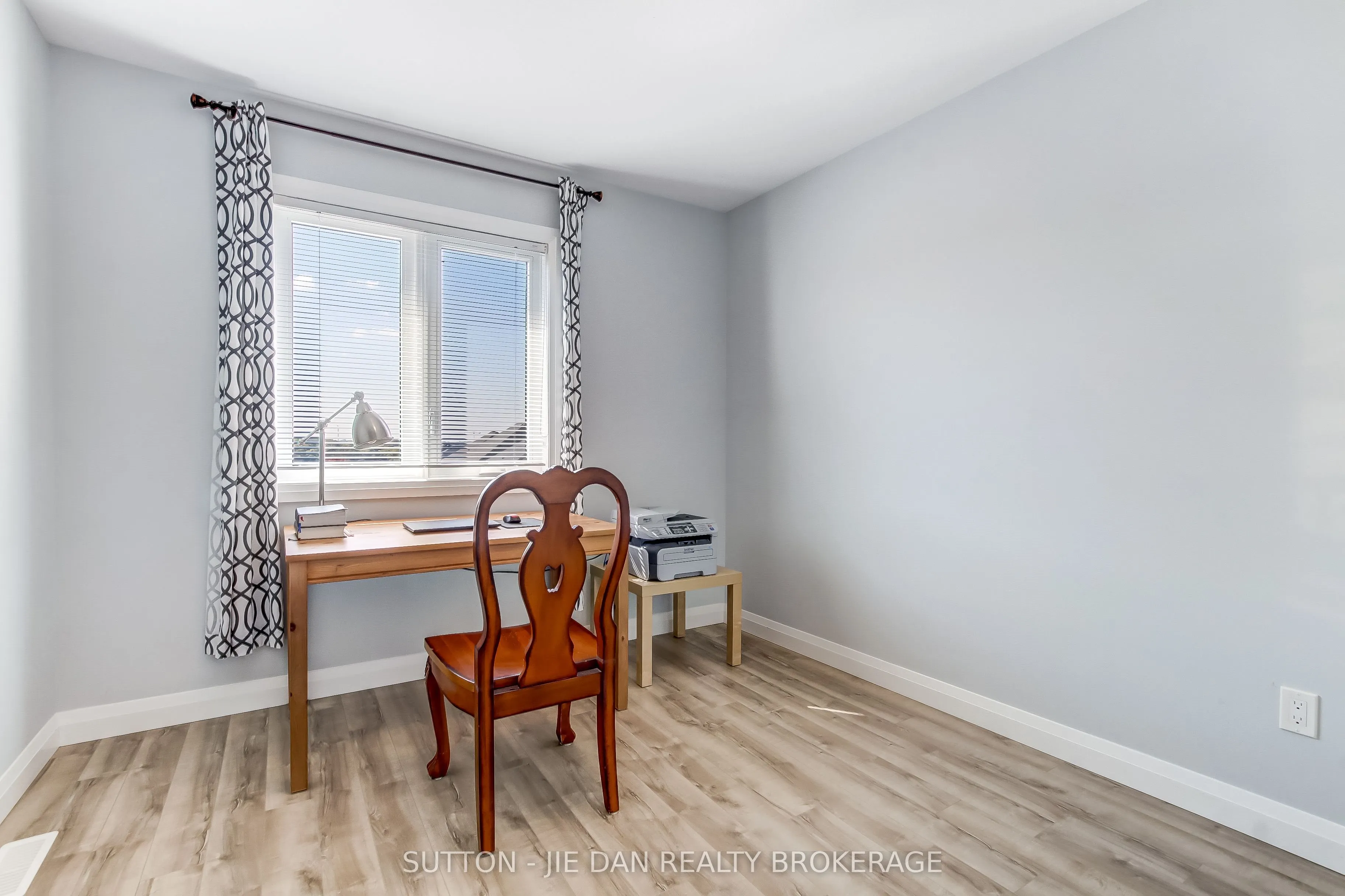819 KLEINBURG Drive, #2