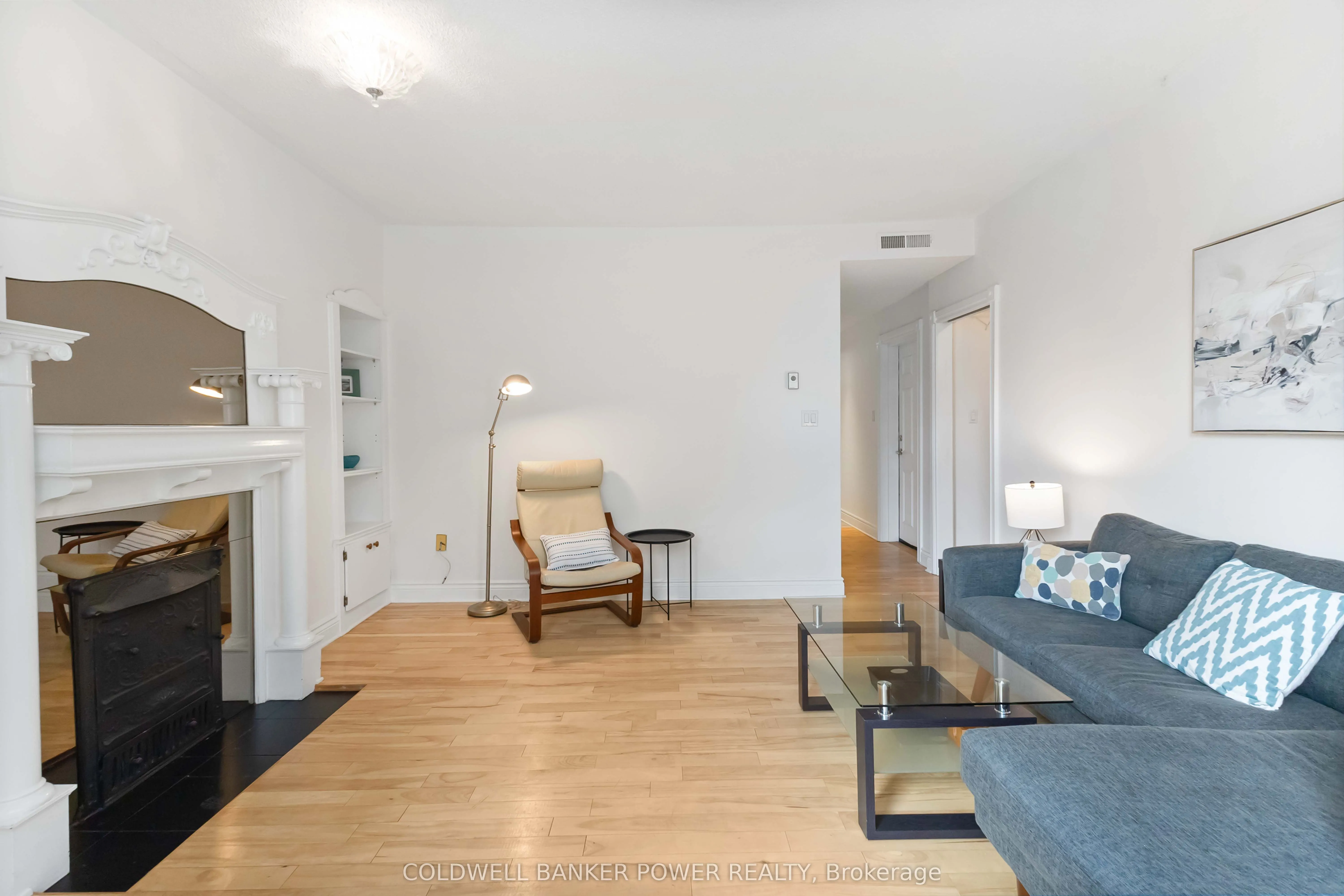 460 Wellington Street, #308