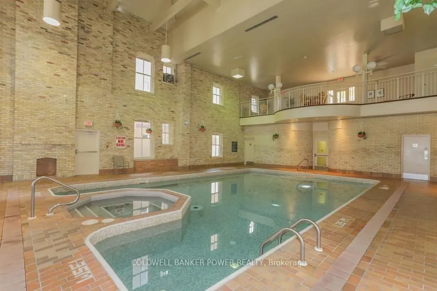 460 Wellington Street, #308