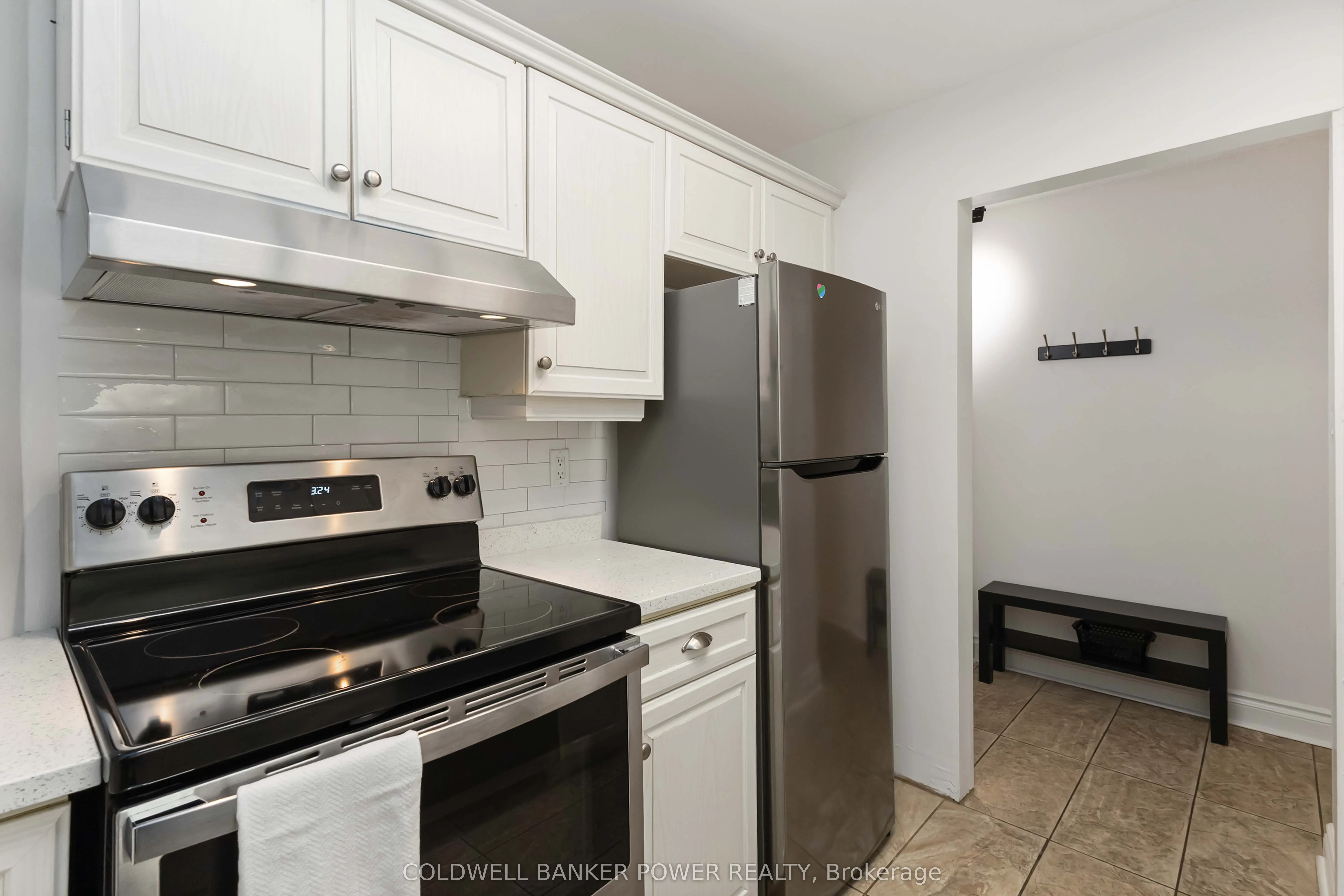 460 Wellington Street, #308