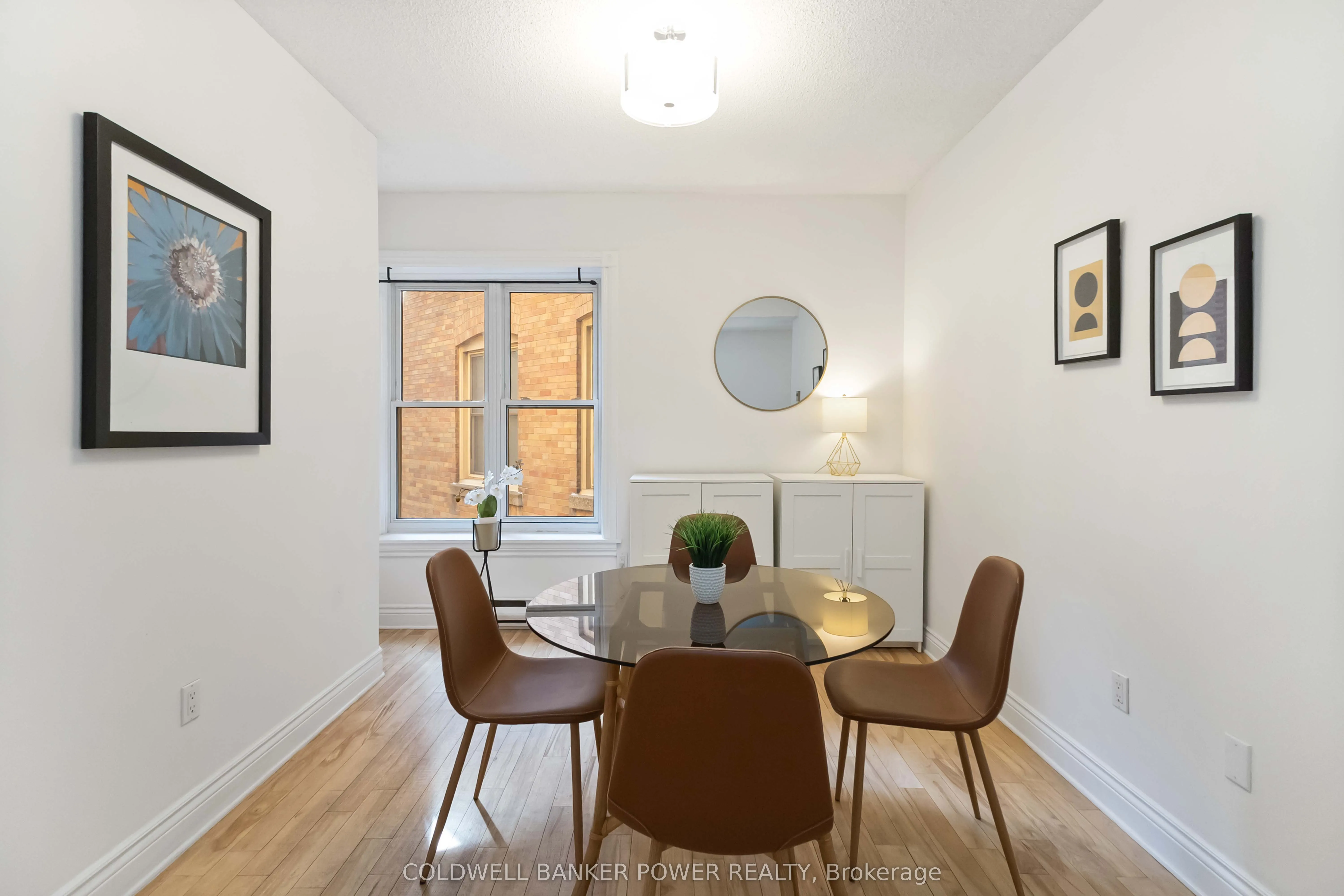 460 Wellington Street, #308