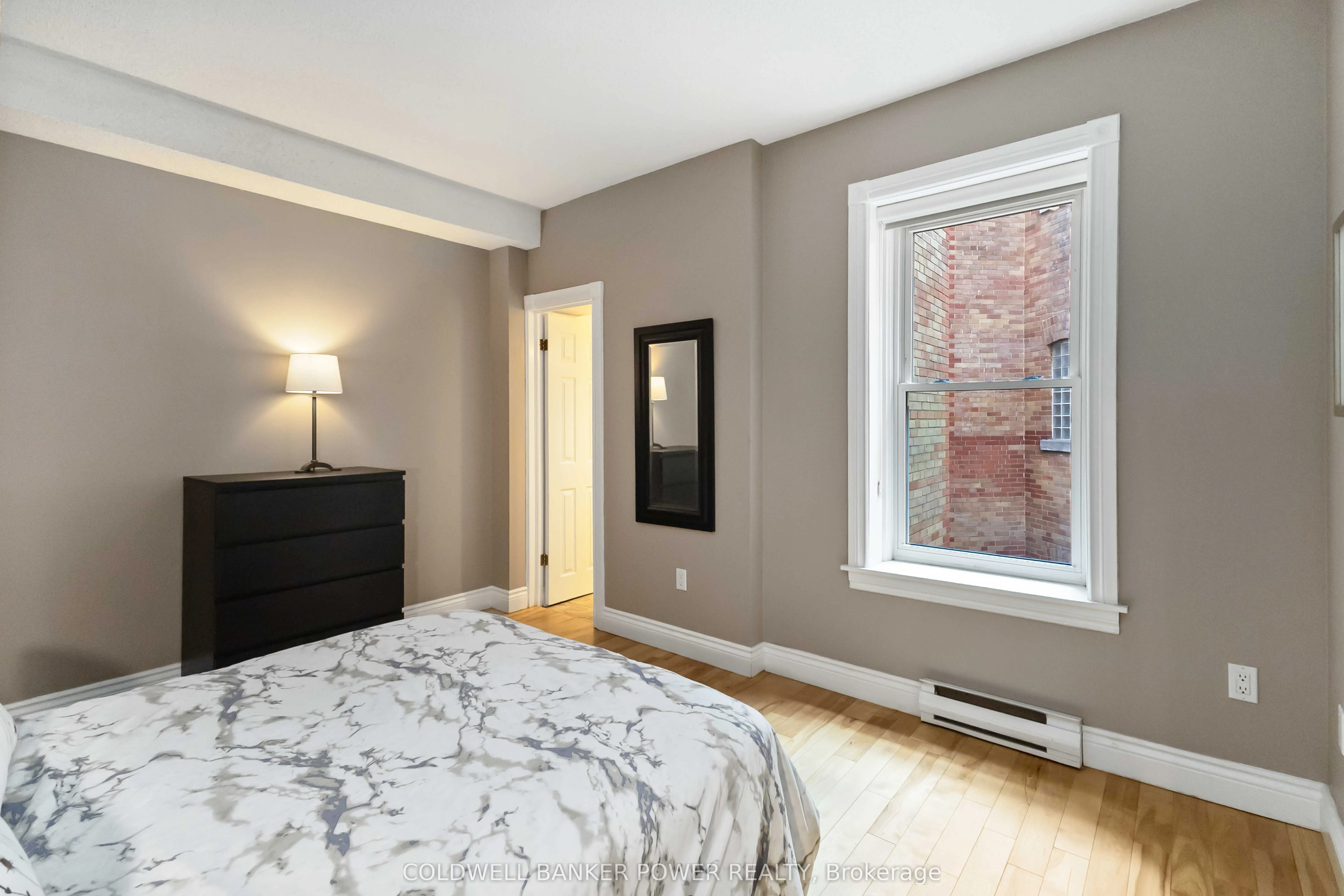 460 Wellington Street, #308