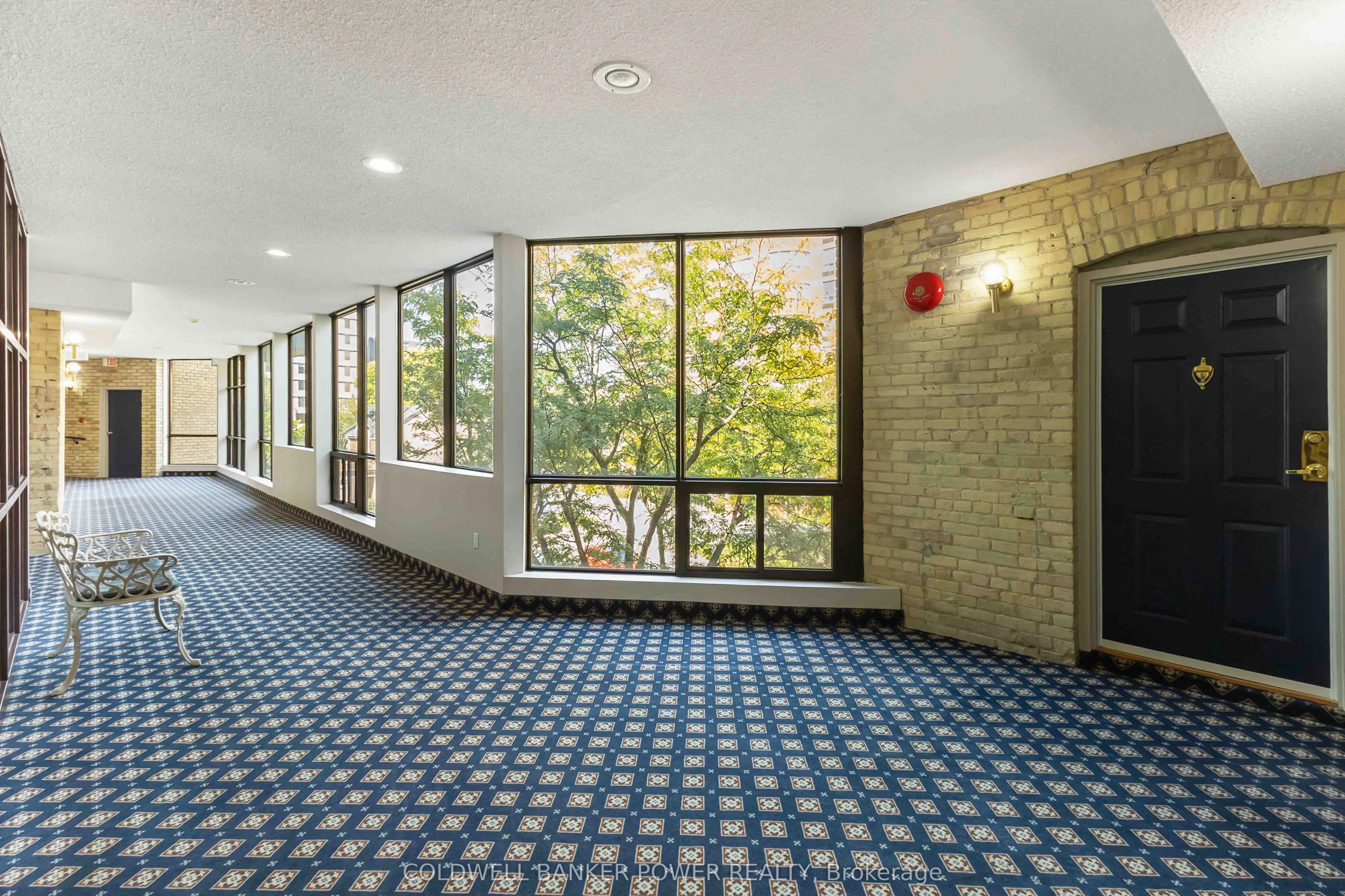 460 Wellington Street, #308