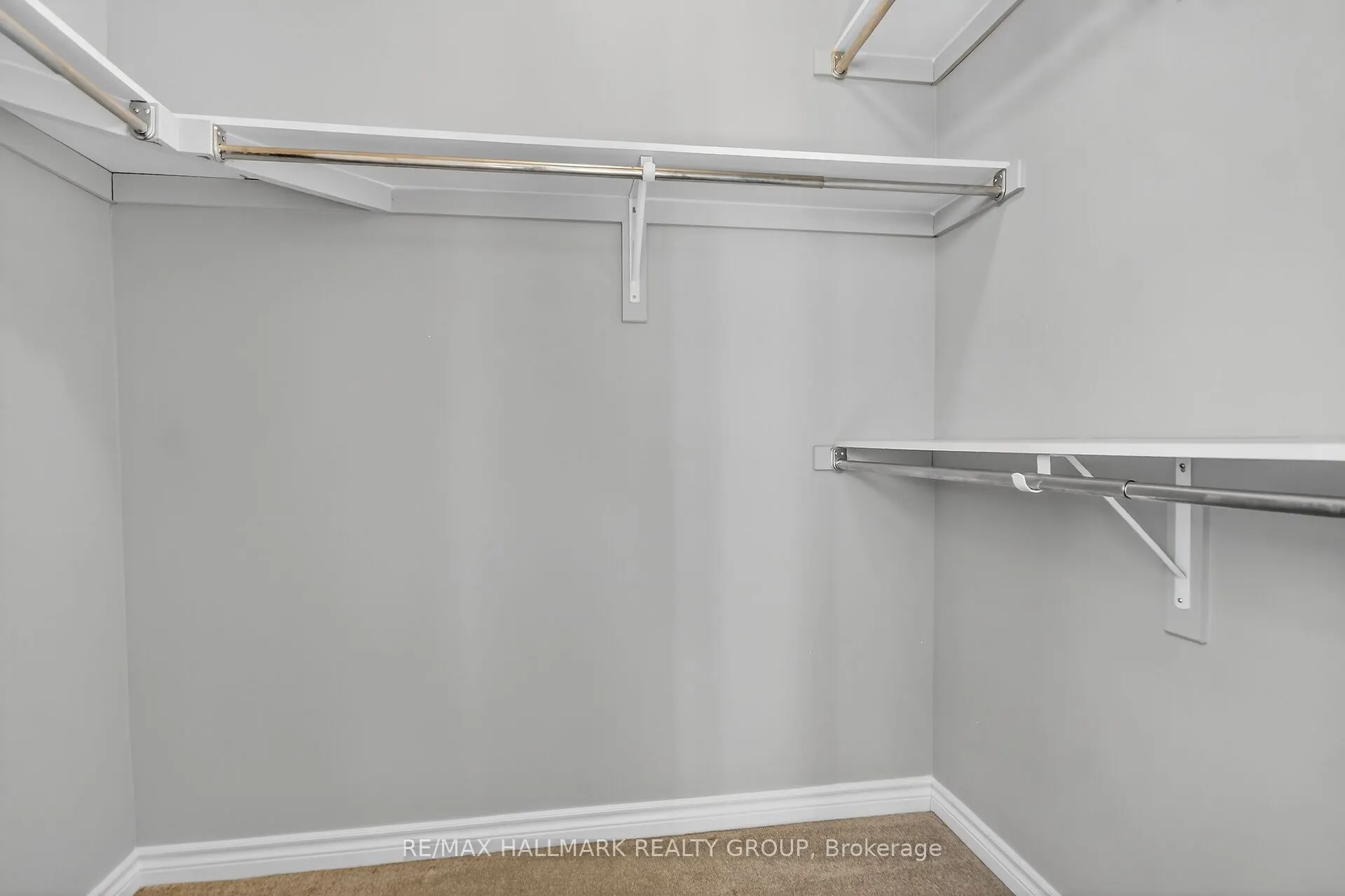 372 Gallantry Way