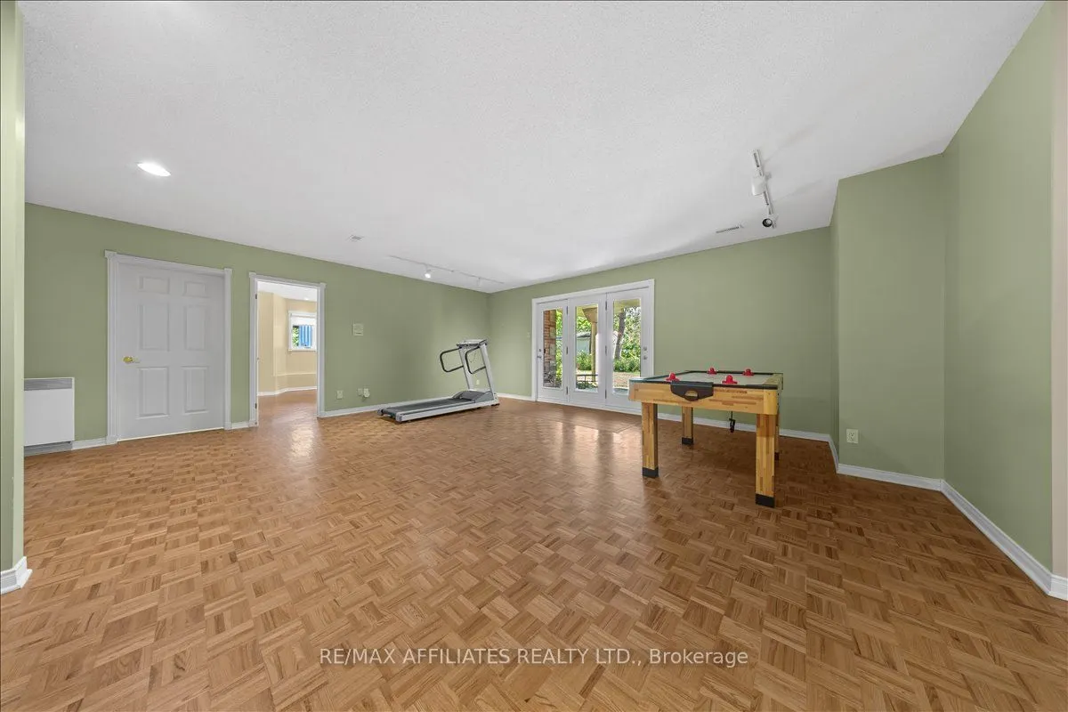1266 Barnwell Crescent