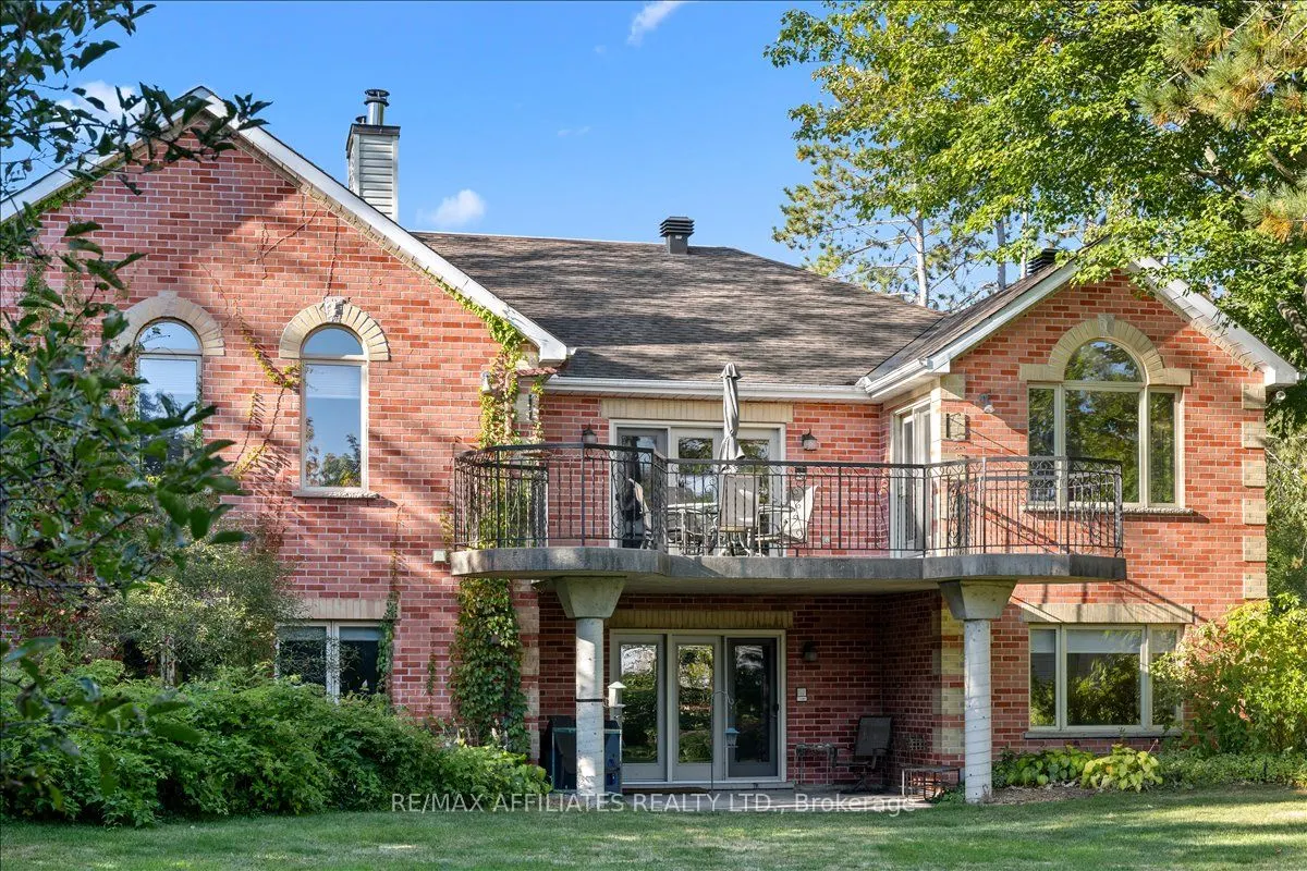 1266 Barnwell Crescent