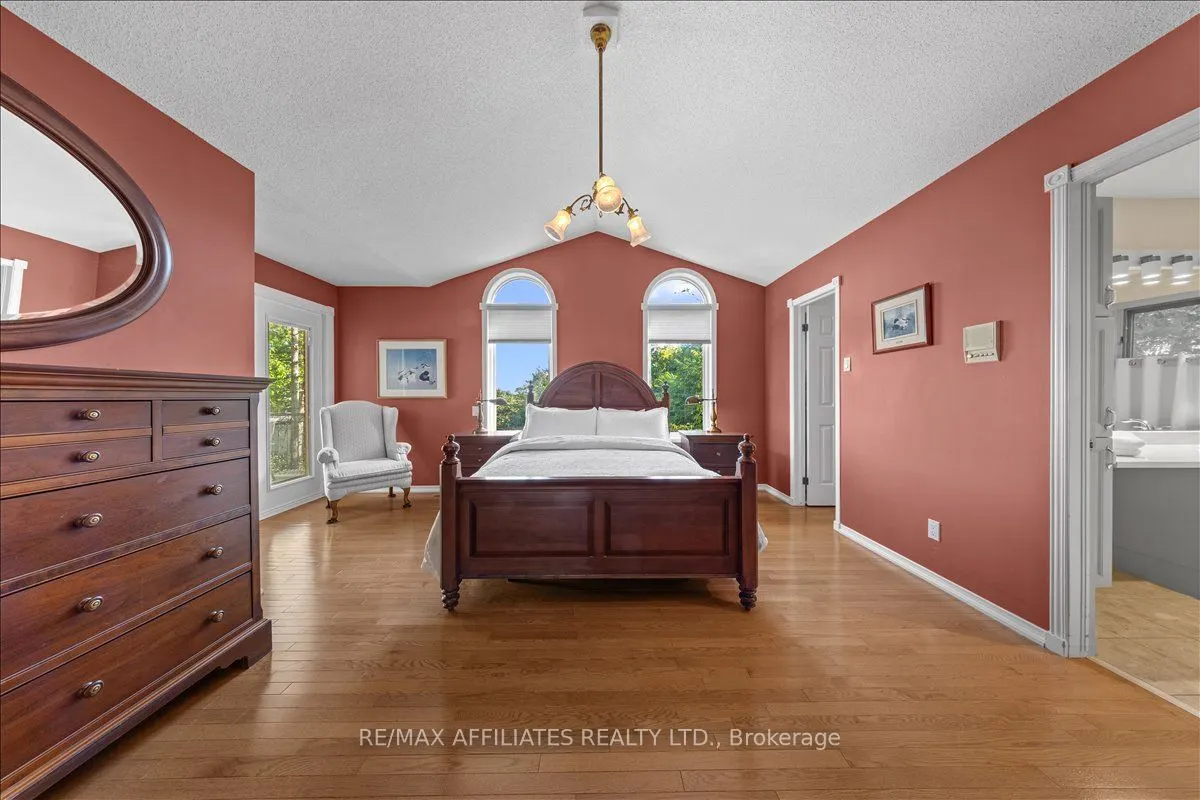 1266 Barnwell Crescent