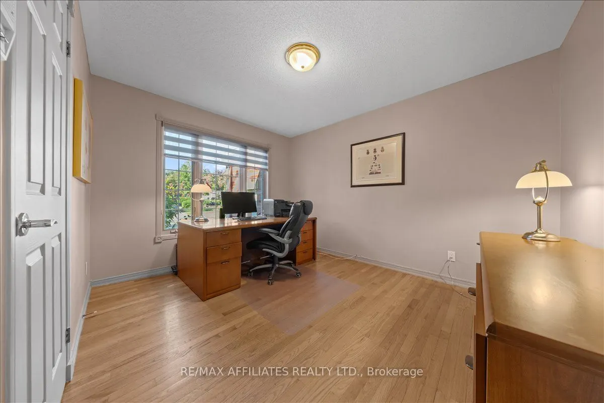 1266 Barnwell Crescent