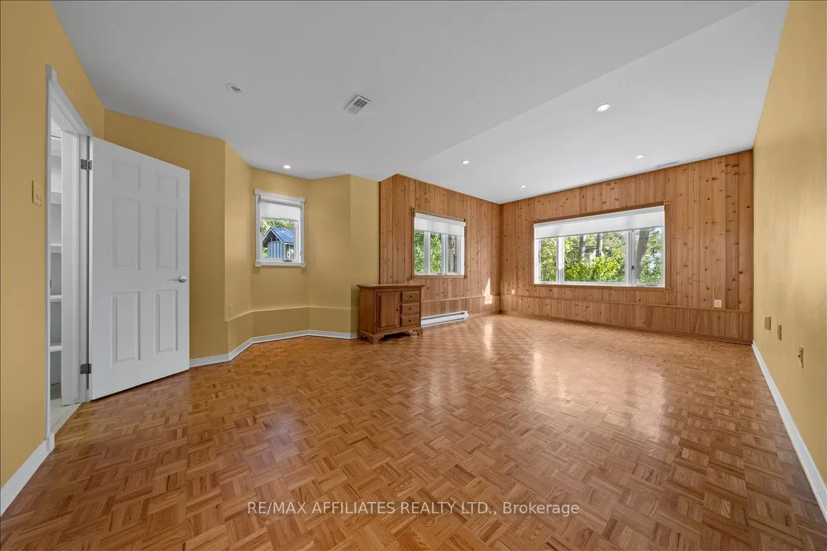1266 Barnwell Crescent