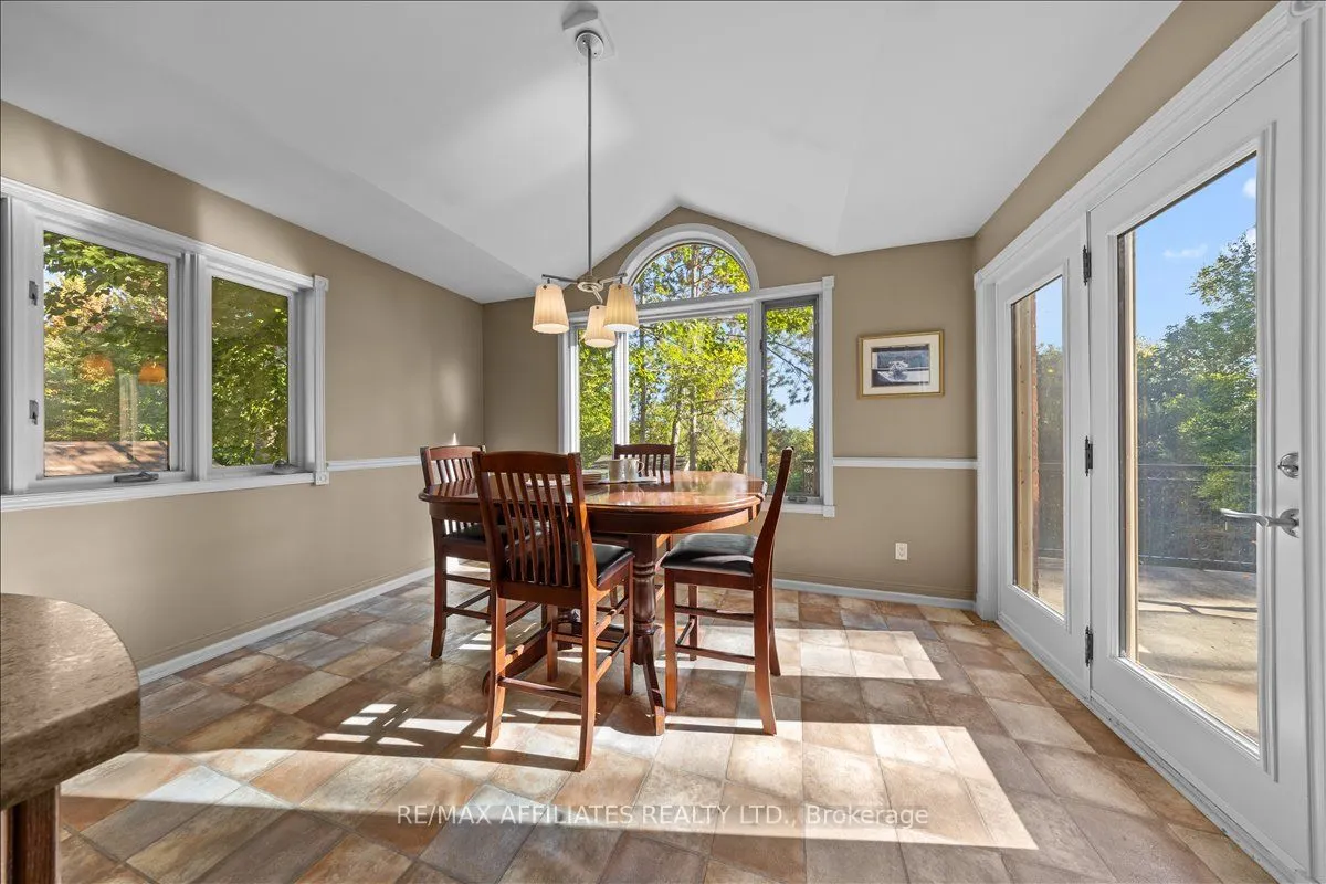 1266 Barnwell Crescent