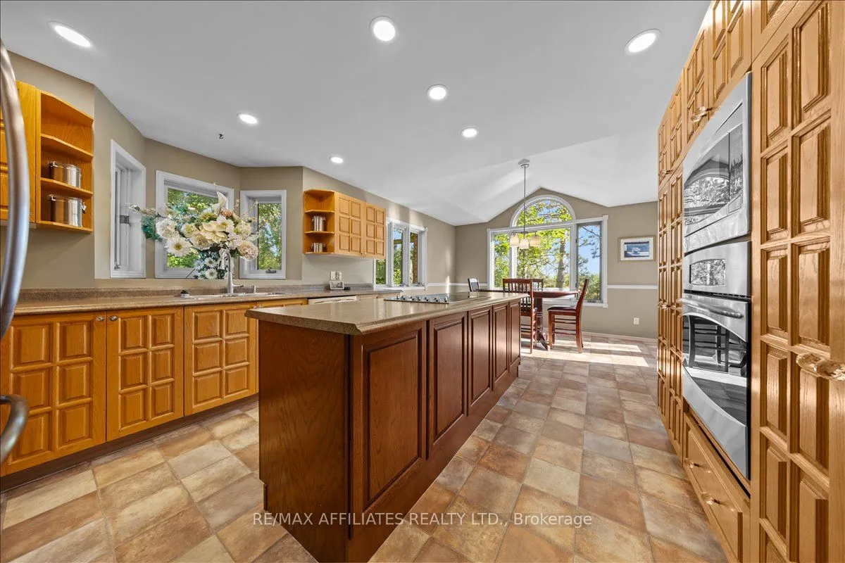 1266 Barnwell Crescent