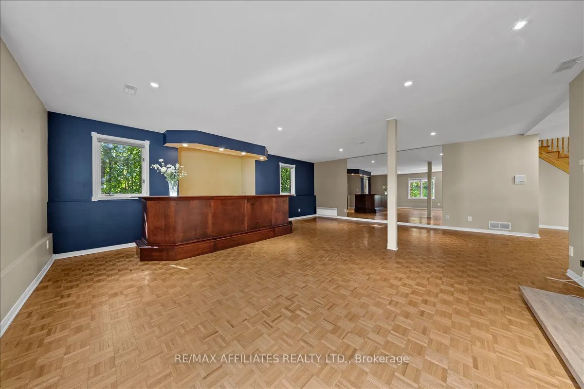 1266 Barnwell Crescent