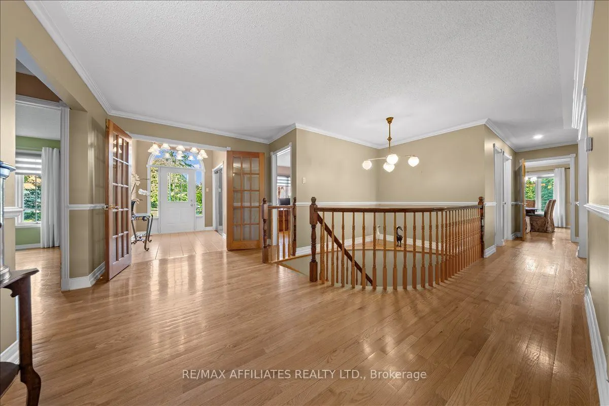 1266 Barnwell Crescent