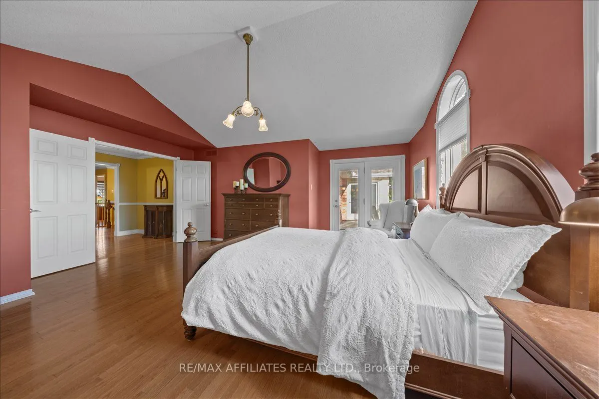1266 Barnwell Crescent