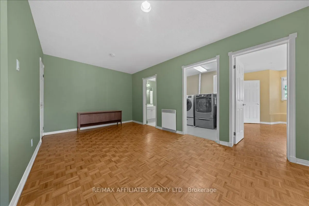 1266 Barnwell Crescent