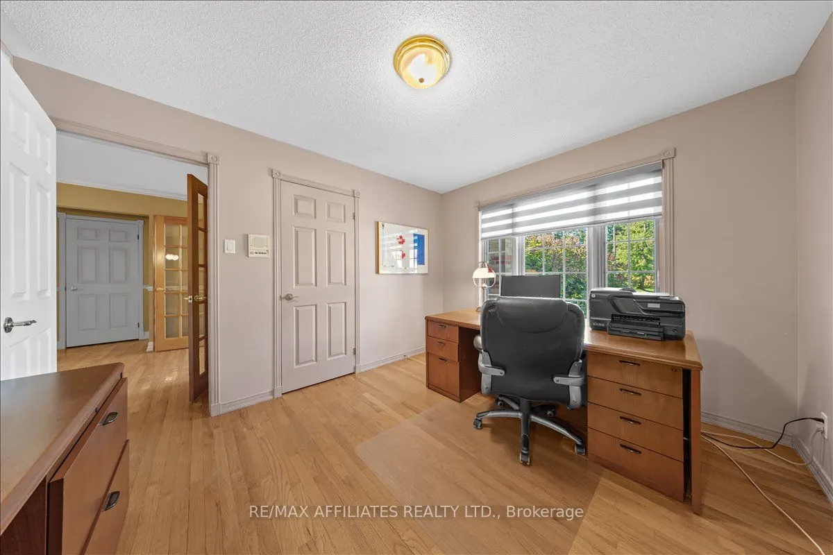1266 Barnwell Crescent