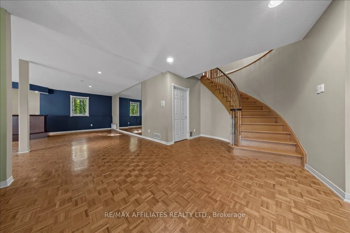 1266 Barnwell Crescent