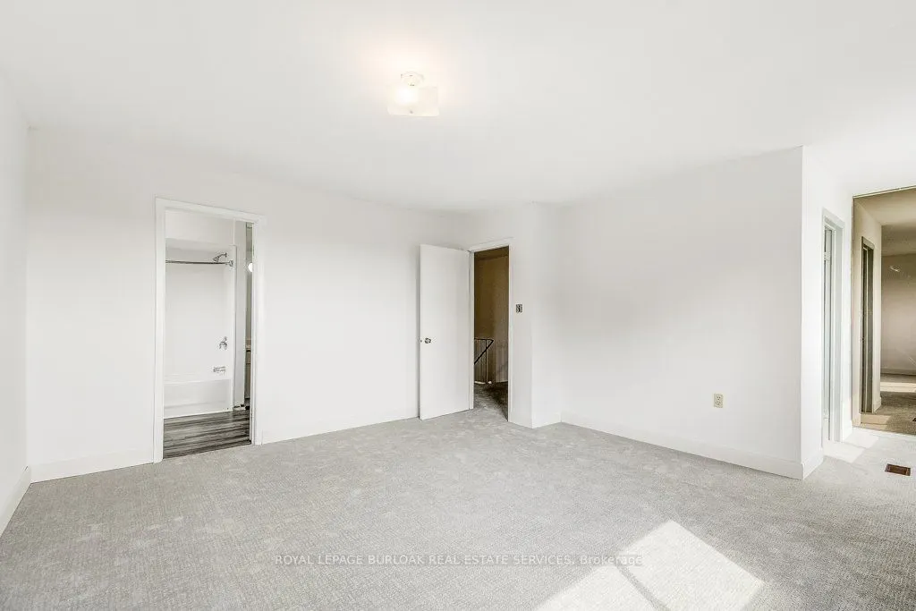 581 College Avenue W