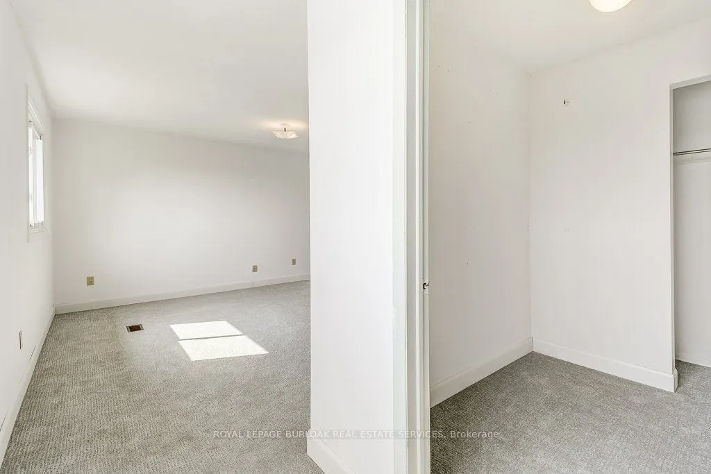 581 College Avenue W