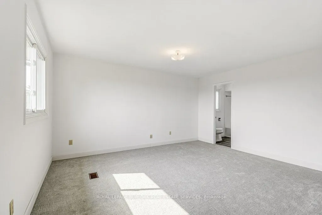 581 College Avenue W