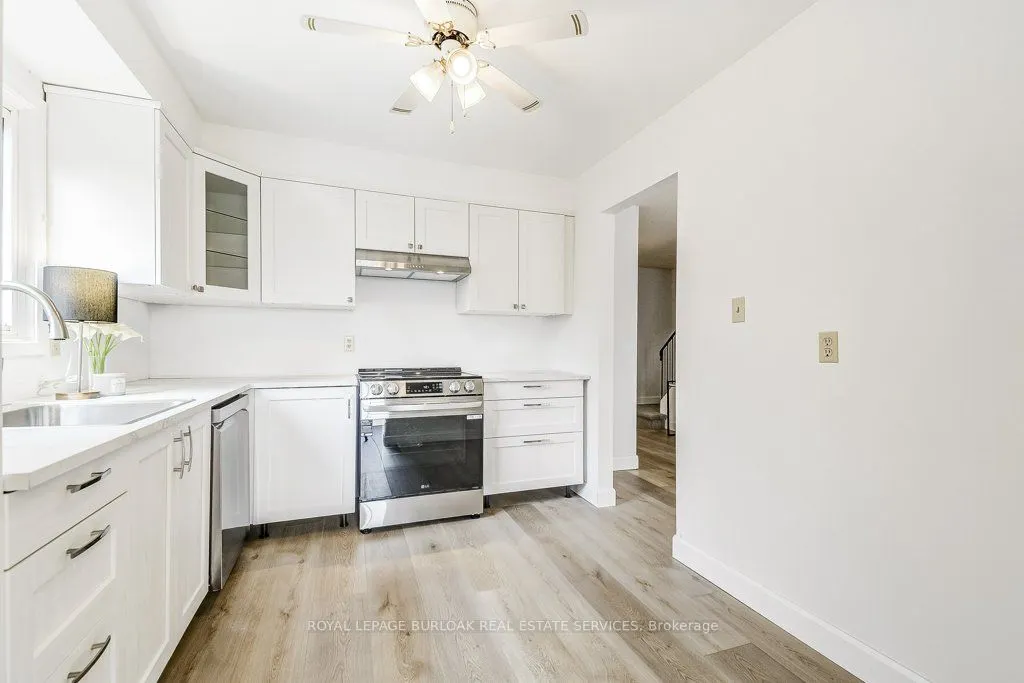 581 College Avenue W