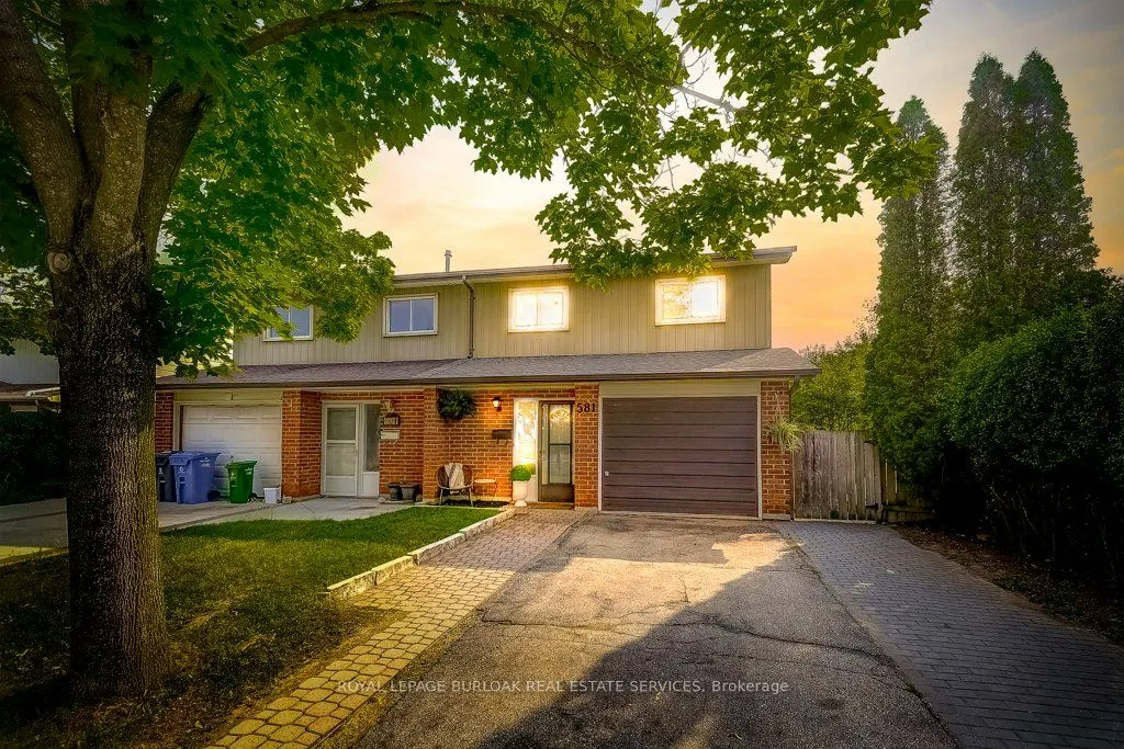 581 College Avenue W