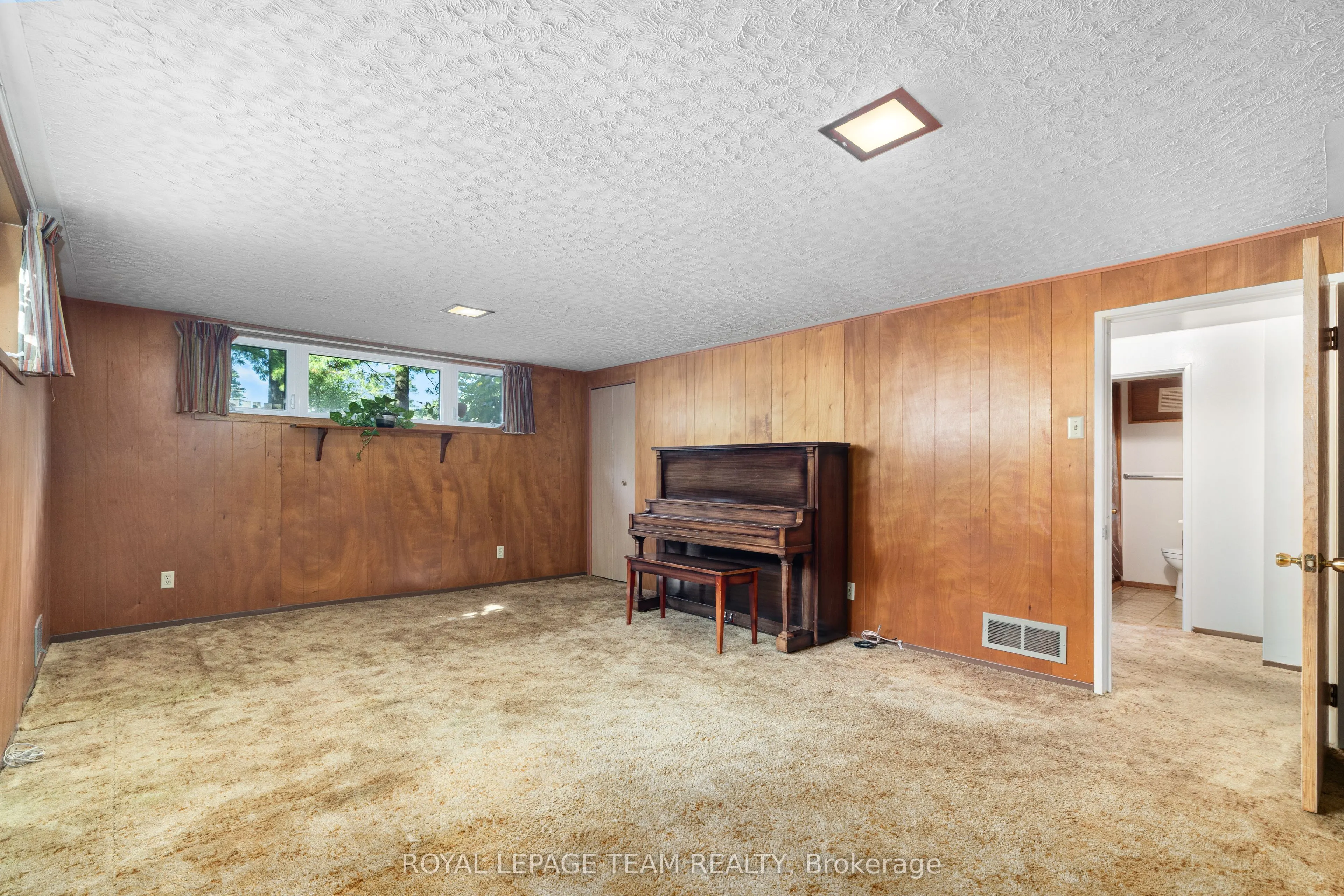 660 Sandra Avenue