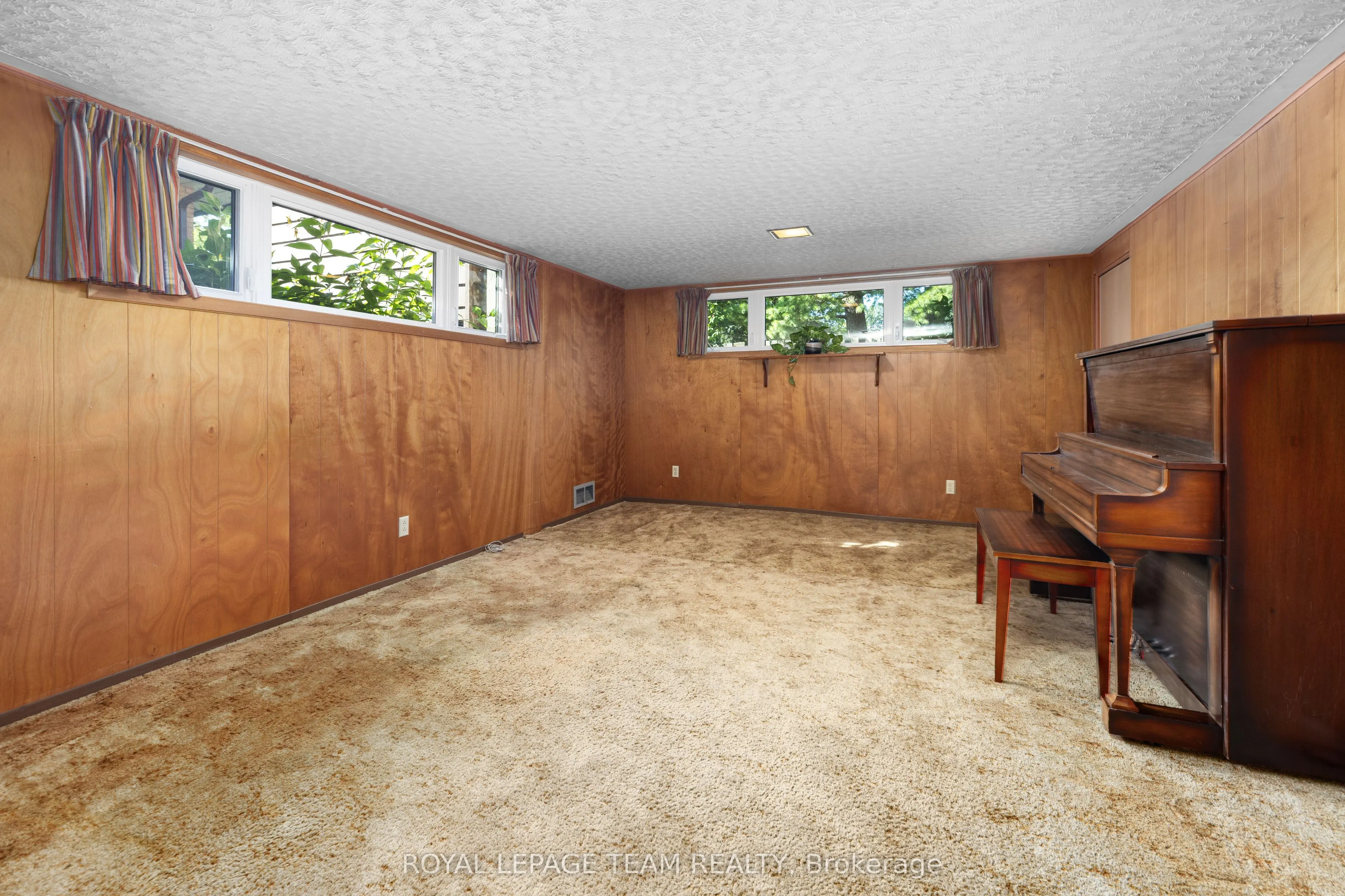 660 Sandra Avenue