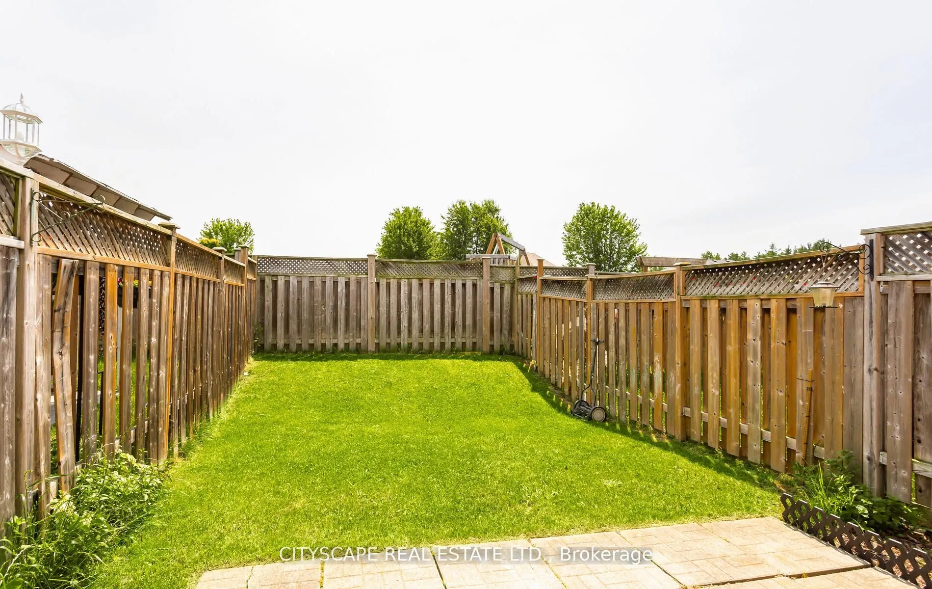 493 Beaumont Crescent