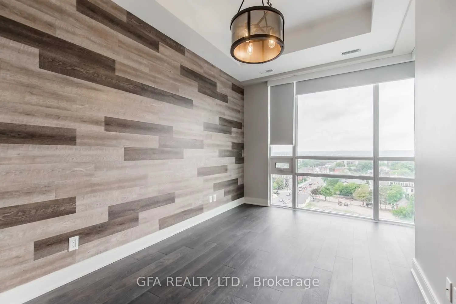 150 Main Street W, #1105
