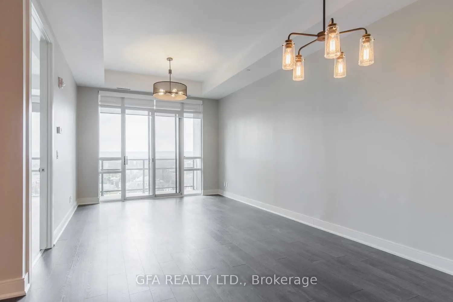 150 Main Street W, #1105