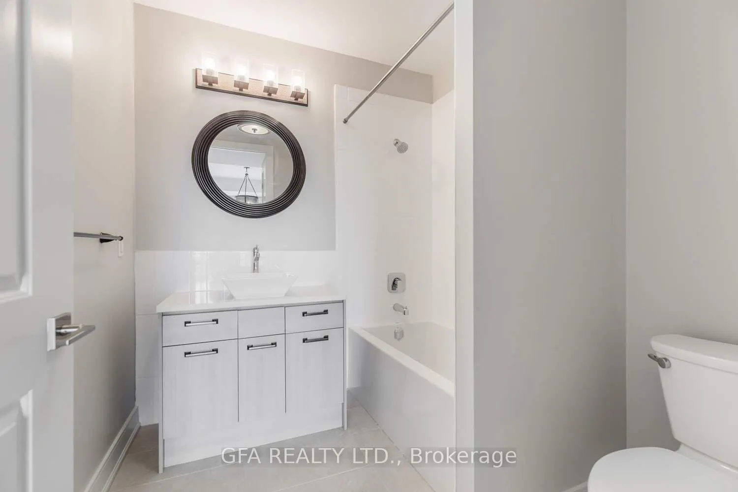 150 Main Street W, #1105