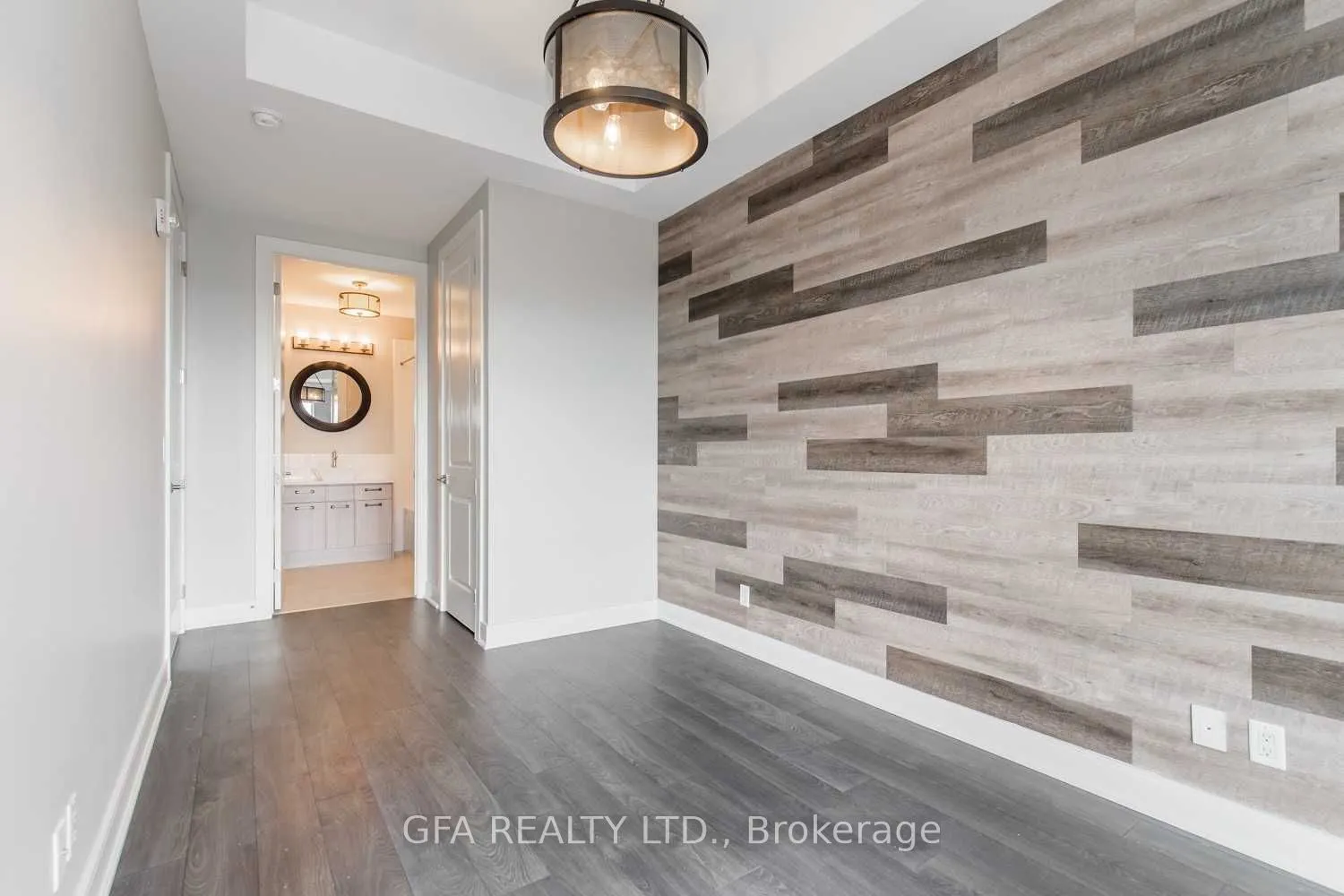 150 Main Street W, #1105