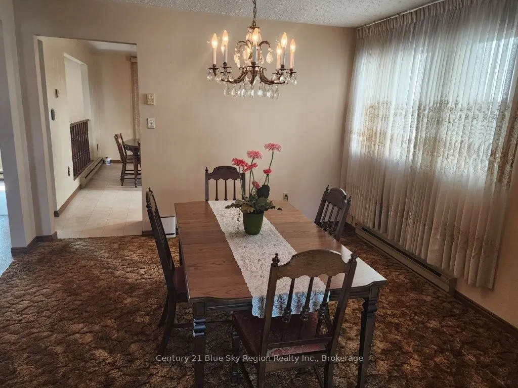 403 Princess Street W