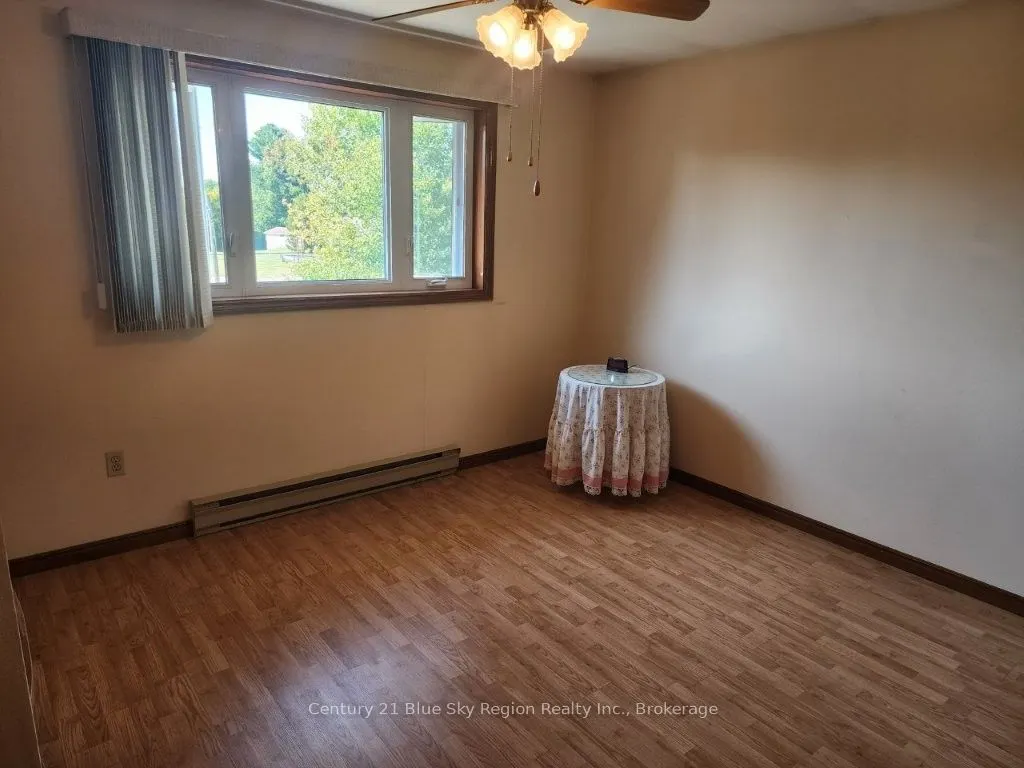 403 Princess Street W