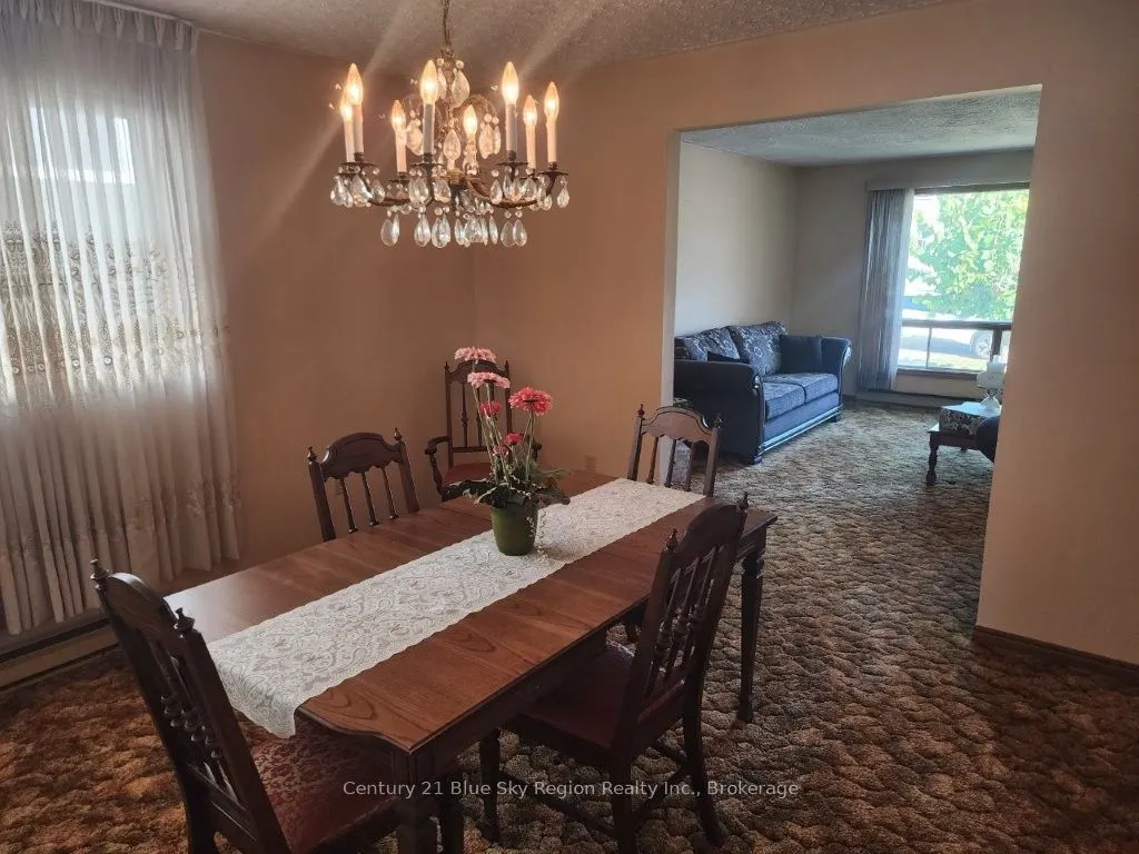403 Princess Street W