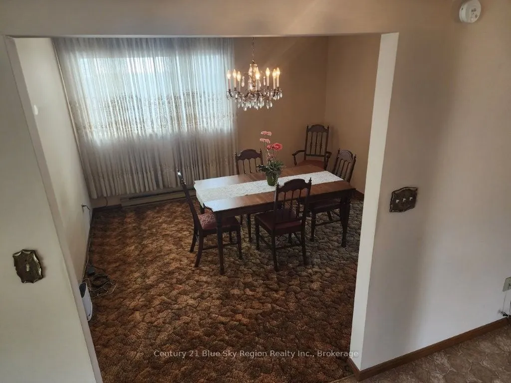 403 Princess Street W