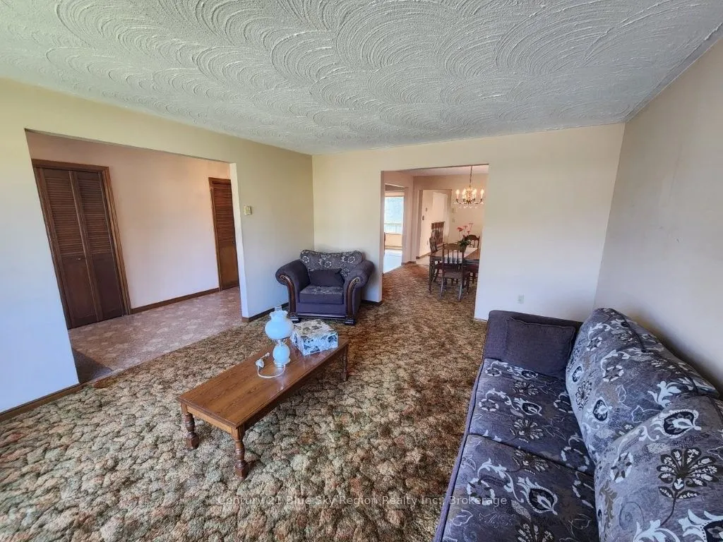 403 Princess Street W