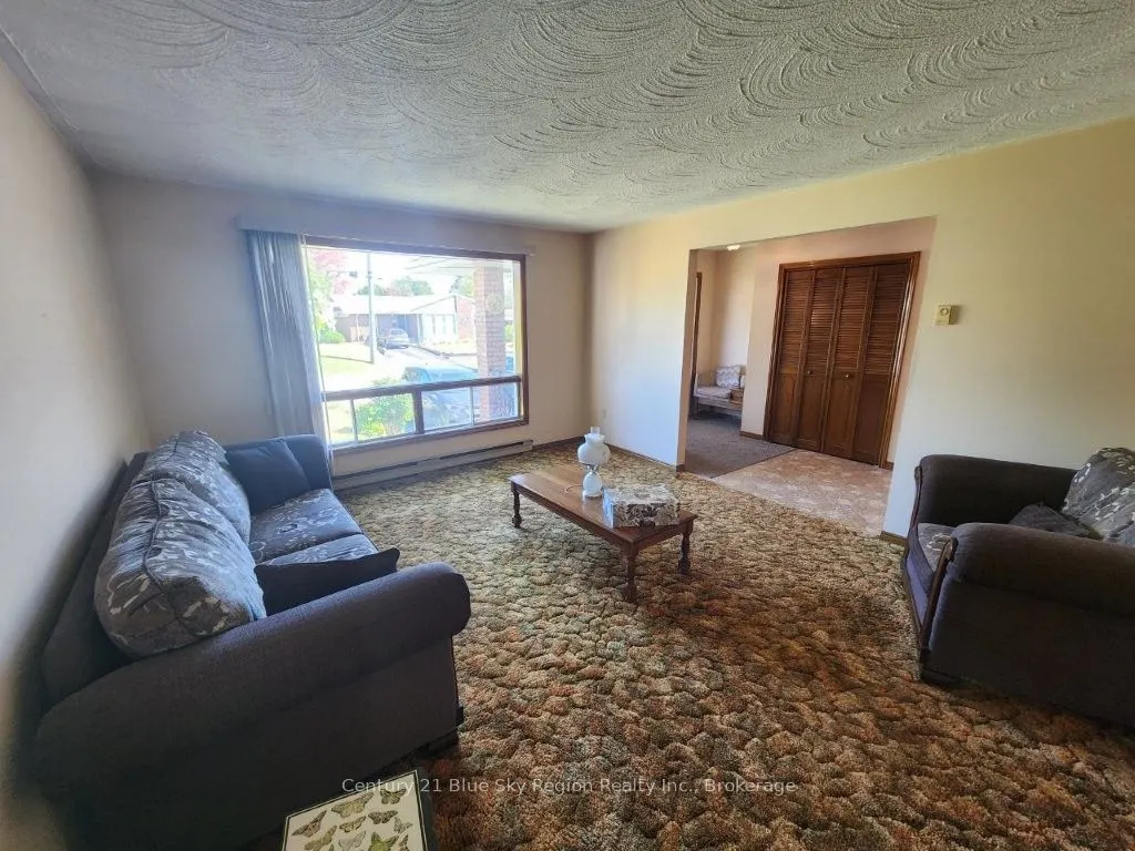 403 Princess Street W