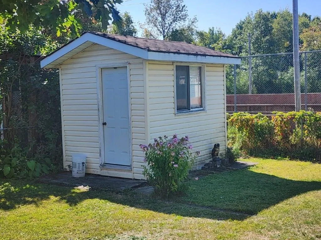 403 Princess Street W