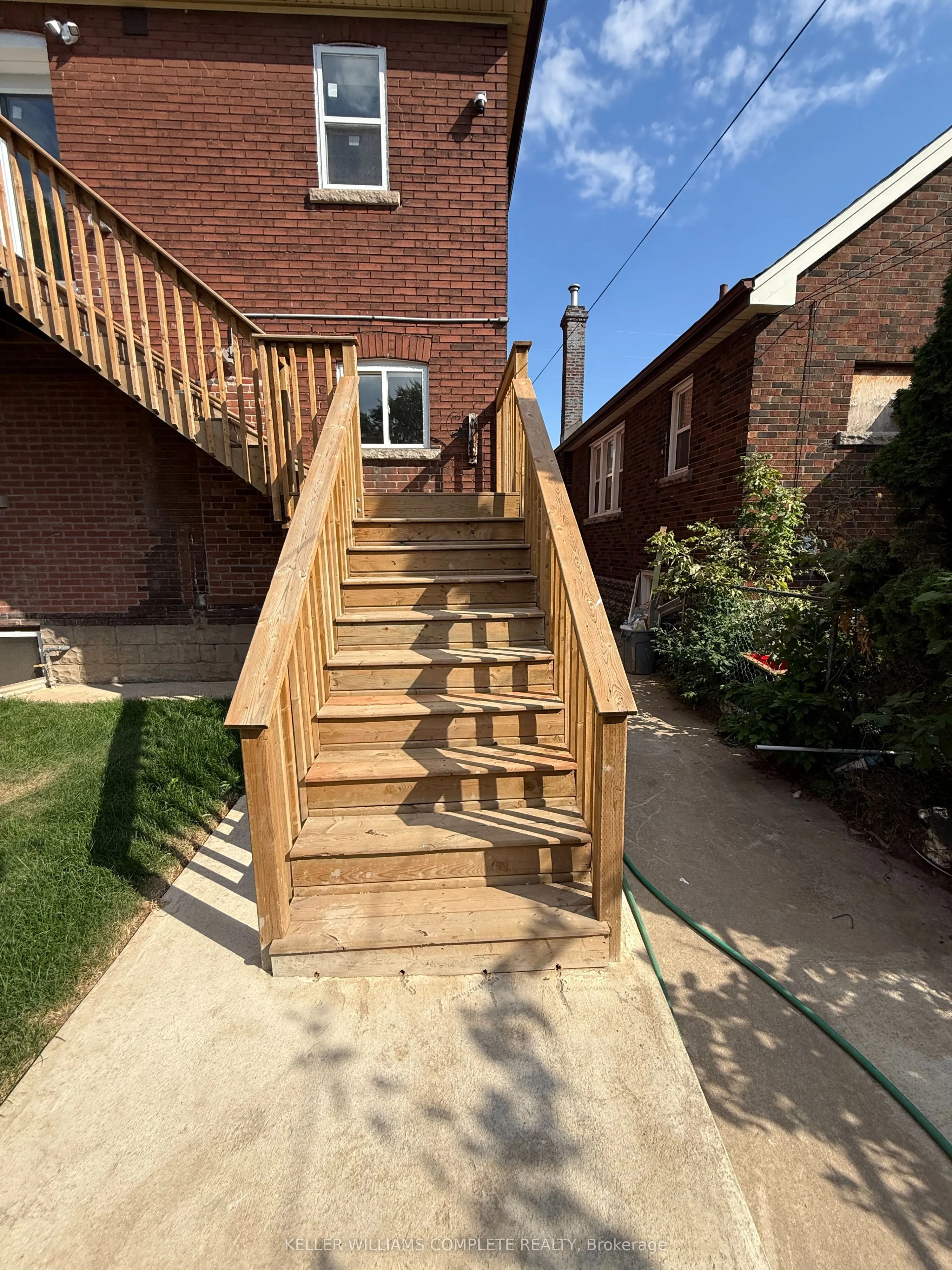 187 STIRTON Street, #Upper & Attic