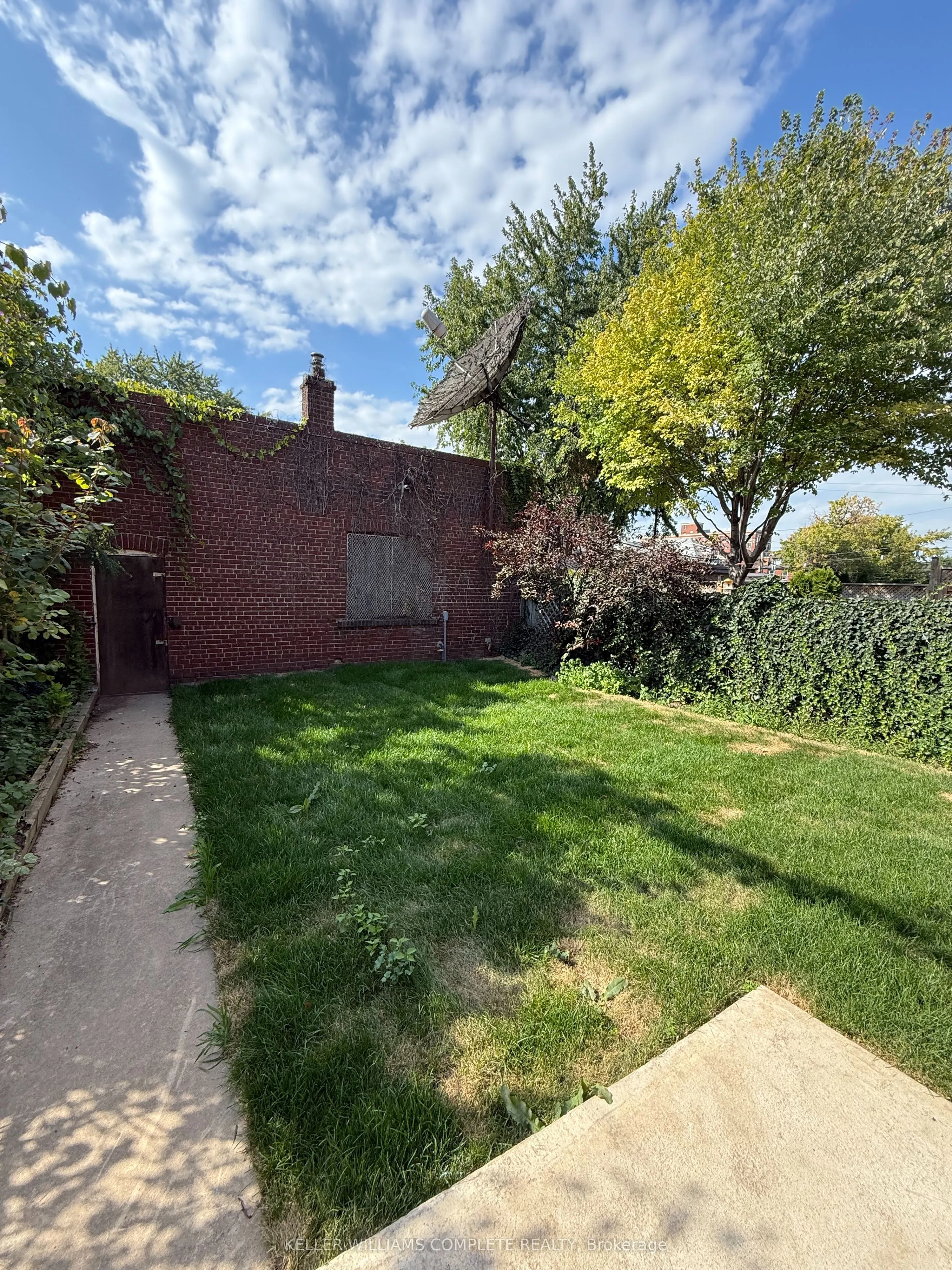 187 STIRTON Street, #Upper & Attic