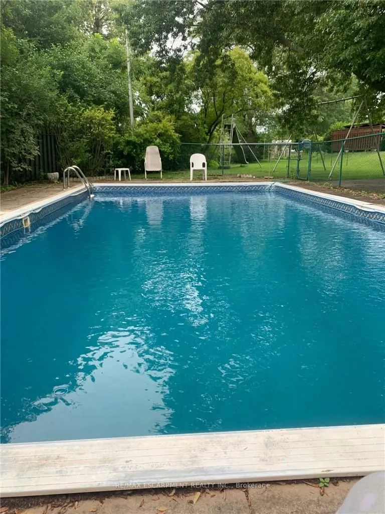 3546 Eton Crescent
