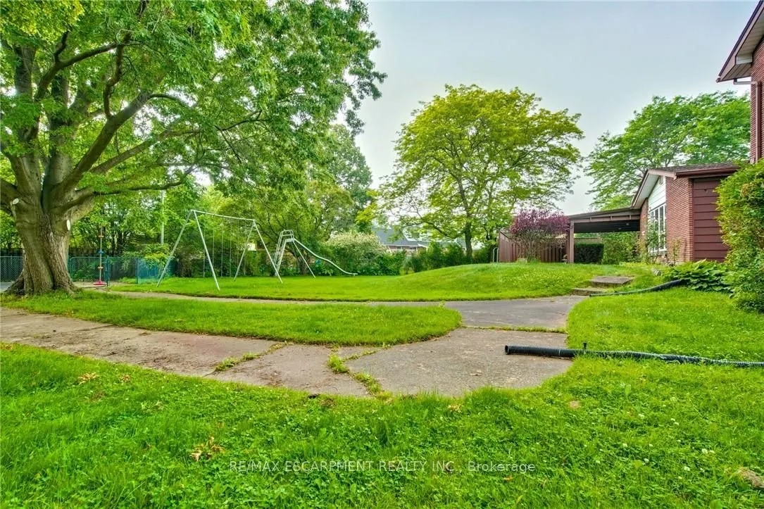3546 Eton Crescent