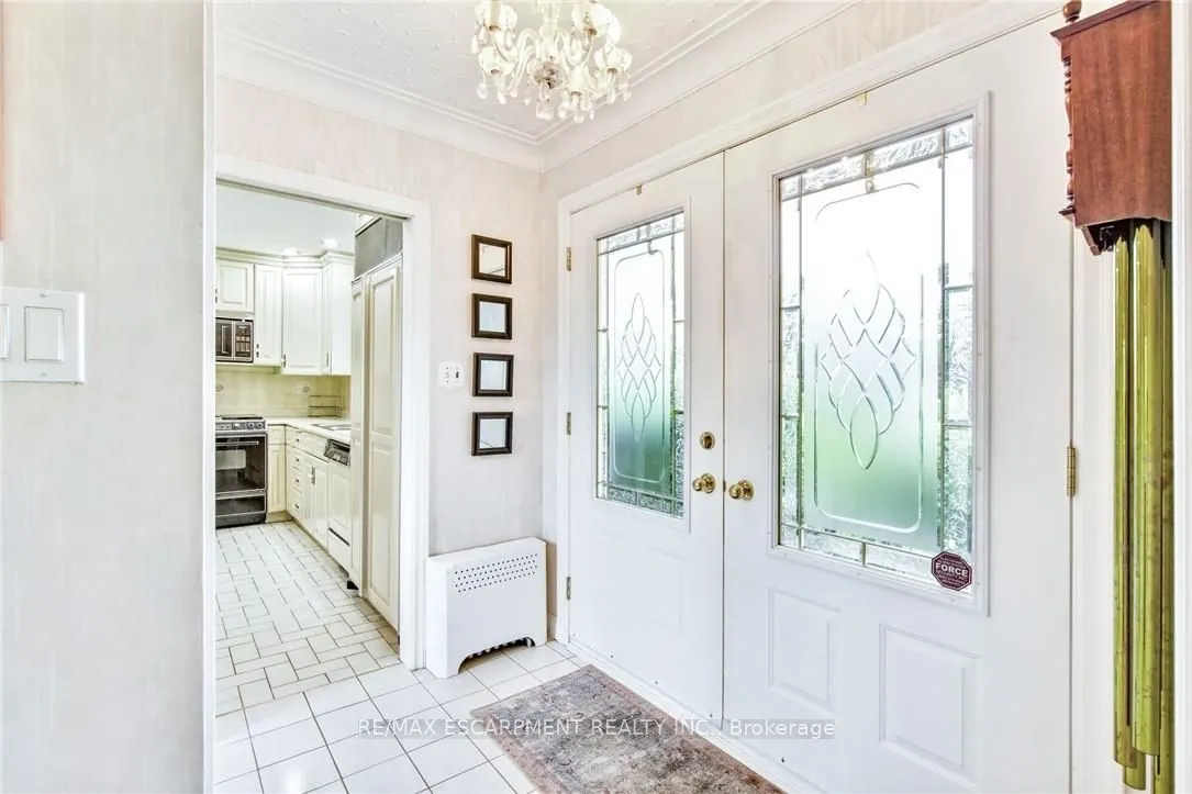 3546 Eton Crescent