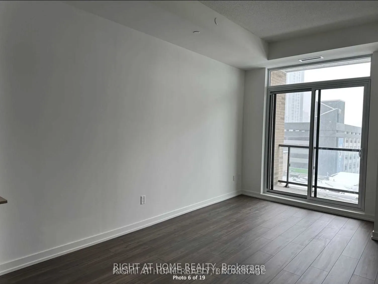 55 Duke Street W, #415