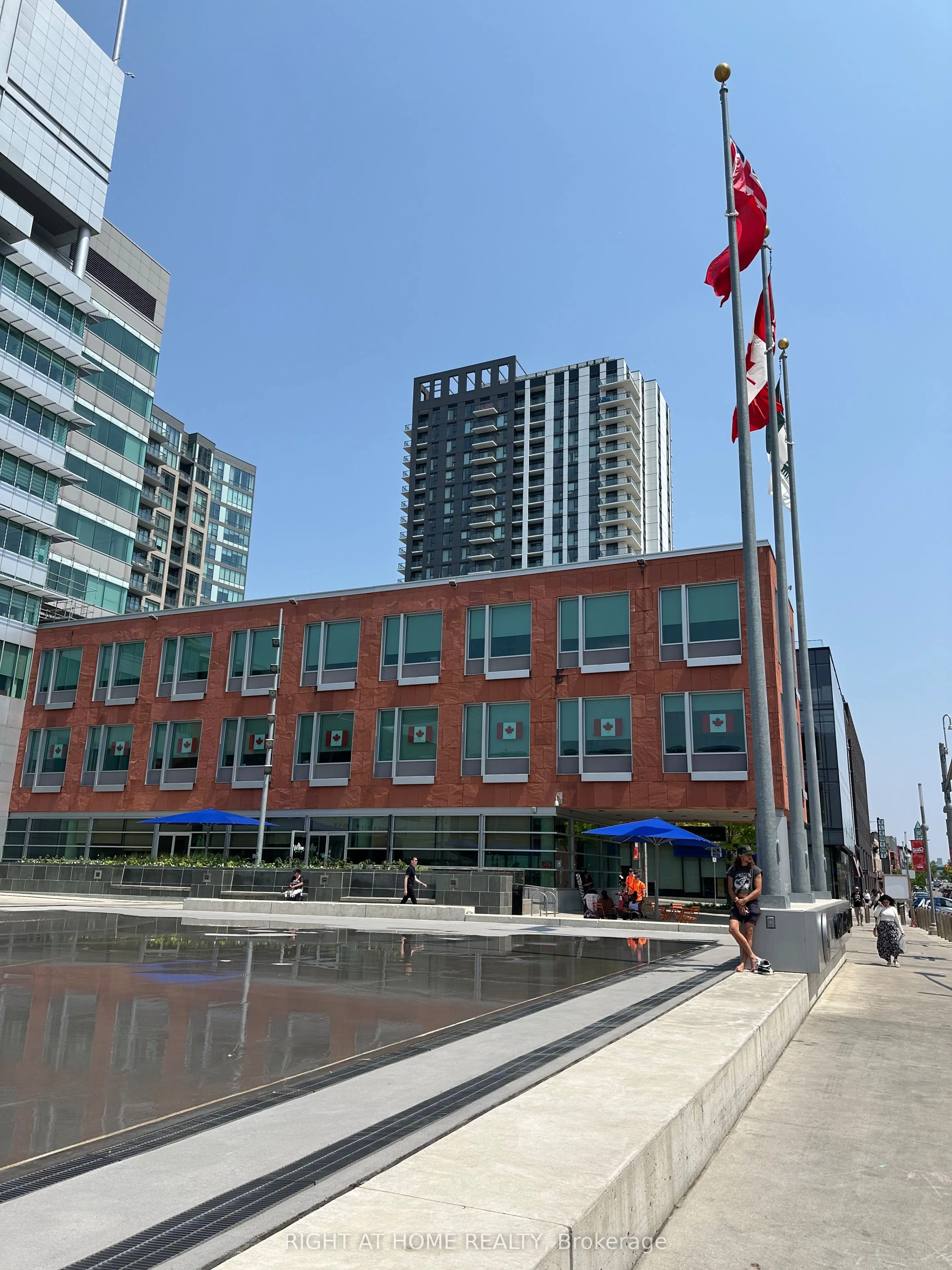 55 Duke Street W, #415